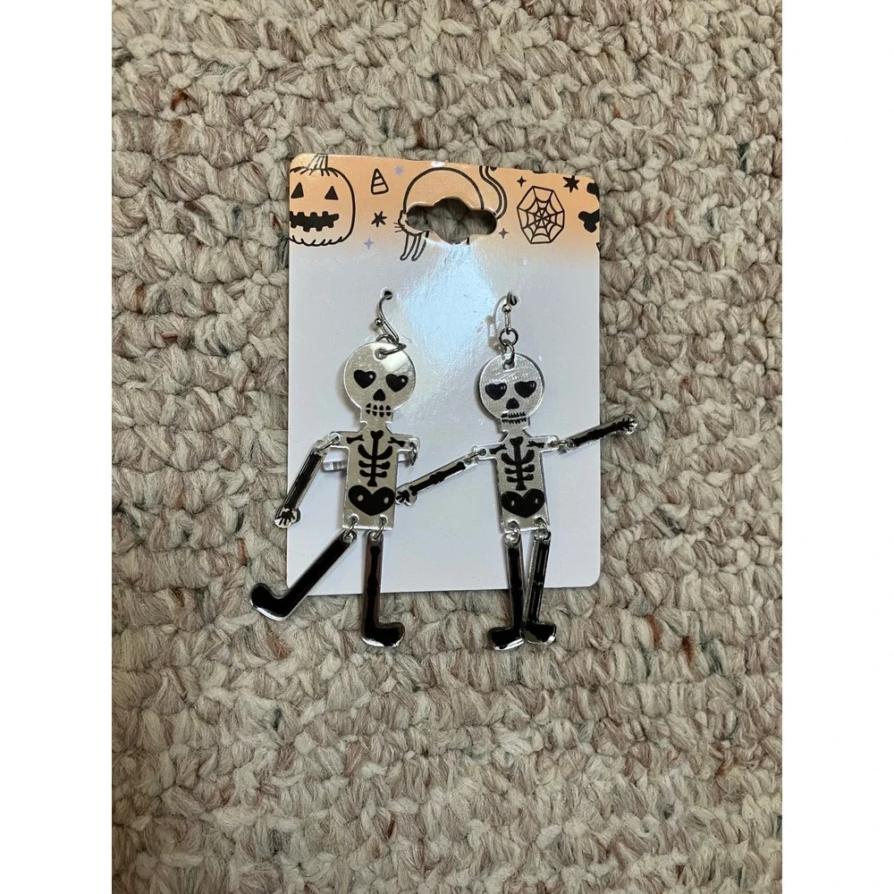 Halloween Skeleton Dangle Earrings Silver Tone Articulated Heart Eye Spooky Goth